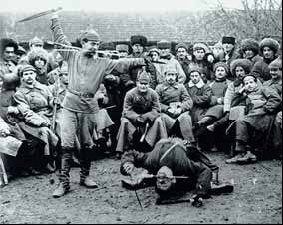 Танец с кинжалами перед делегатами съезда в селении Урус-Мартан. 1923 г.